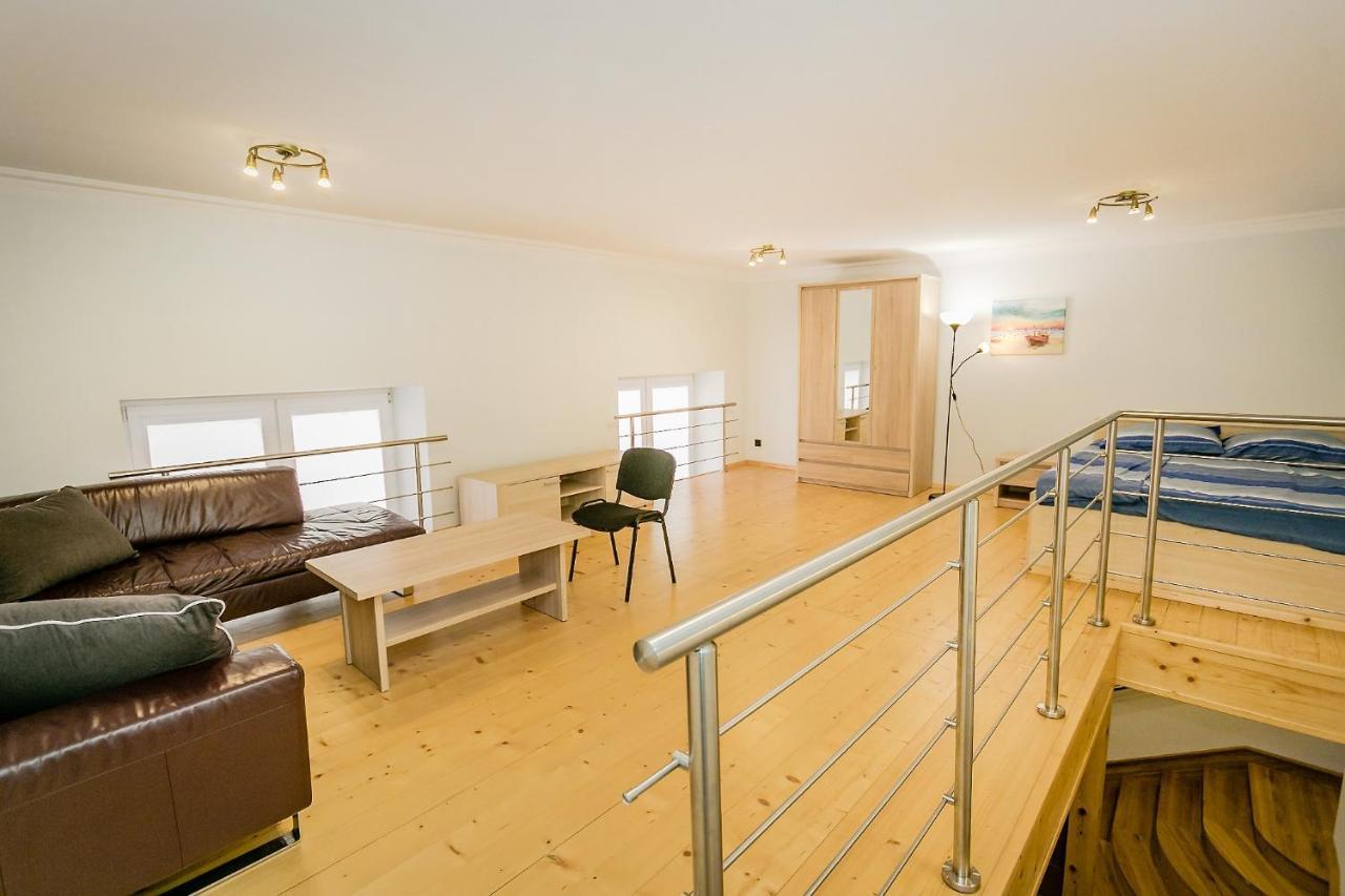 Апартаменты Apartament Stalowa Сталёва-Воля Экстерьер фото