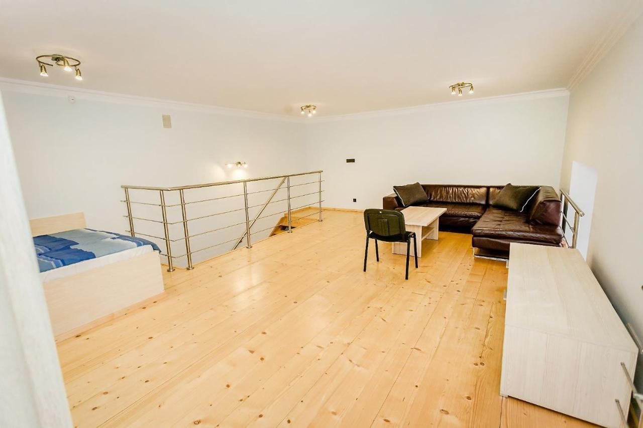 Апартаменты Apartament Stalowa Сталёва-Воля Экстерьер фото