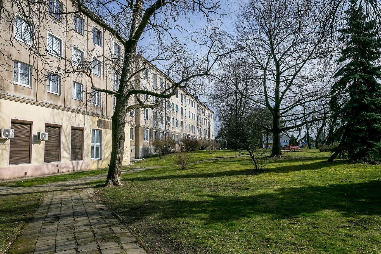 Апартаменты Apartament Stalowa Сталёва-Воля Экстерьер фото